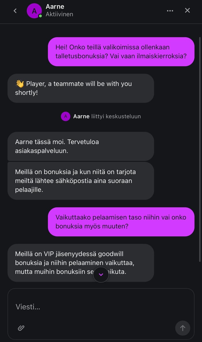 Pelipeto kasinon asiakastuen vastaus live-chatissa.