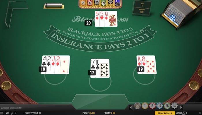 Blackjack-pöytä, jossa on jakajan lisäksi kolme pelaajaa. Jakajalla 20, pelaajilla 18, 17 ja 19 pistettä.