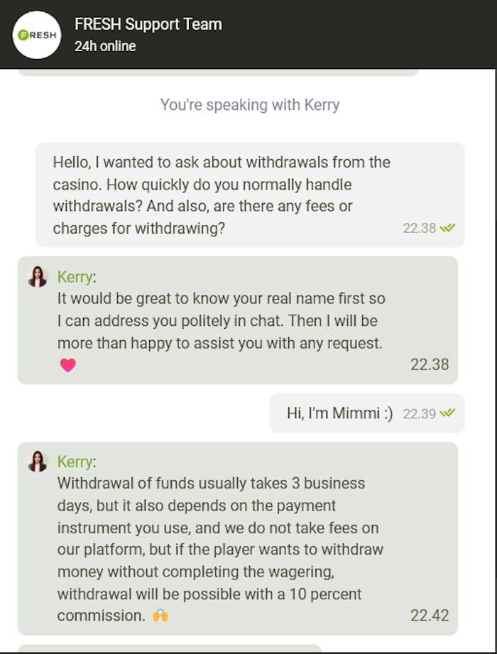 Fresh Casinon asiakaspalveluchat, jossa tiedustellaan kotiutuksien kuluista ja käsittelynopeudesta.
