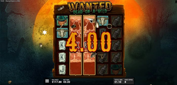 Wanted Dead or a Wild -bonuspeli, jossa suuri voittosumma 4.00 korostuu rullien päällä.