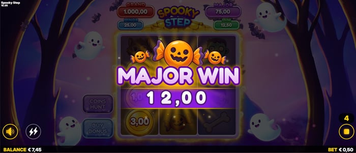 Voittoilmoitus Spooky Step -kolikkopelissä, jossa näkyy 12,00 euron Major Win -voitto.