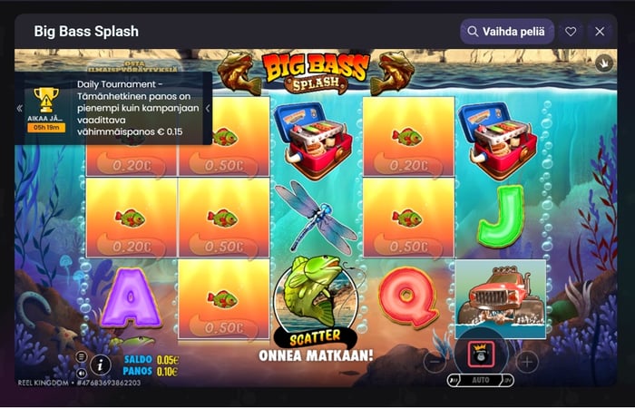 Ruudunkaappaus kalastusteemaisesta Big Bass Splash -kolikkopelistä, jossa alalaidassa näkyy 0,05 euron jäljellä oleva saldo ja 0,10 euron panos..